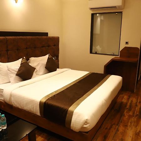 Hotel Emperio Grand Lucknow Esterno foto