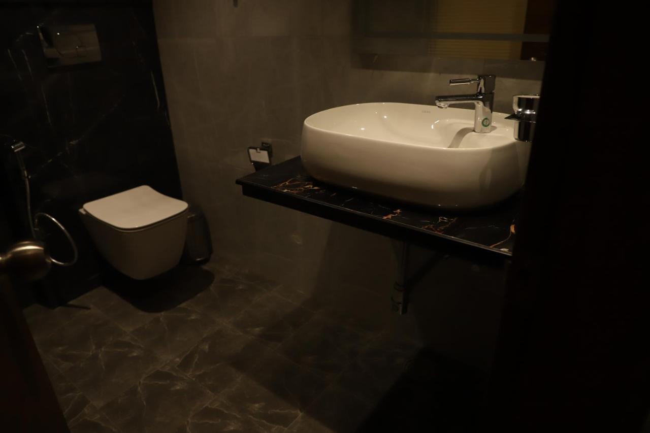 Hotel Emperio Grand Lucknow Esterno foto