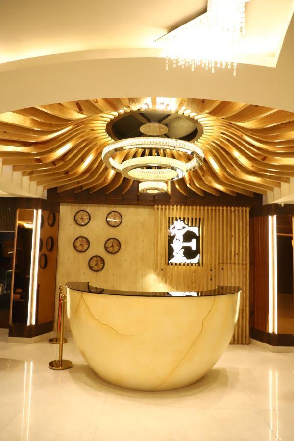 Hotel Emperio Grand Lucknow Esterno foto