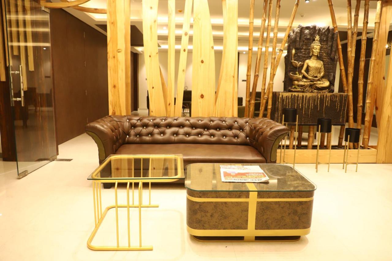 Hotel Emperio Grand Lucknow Esterno foto