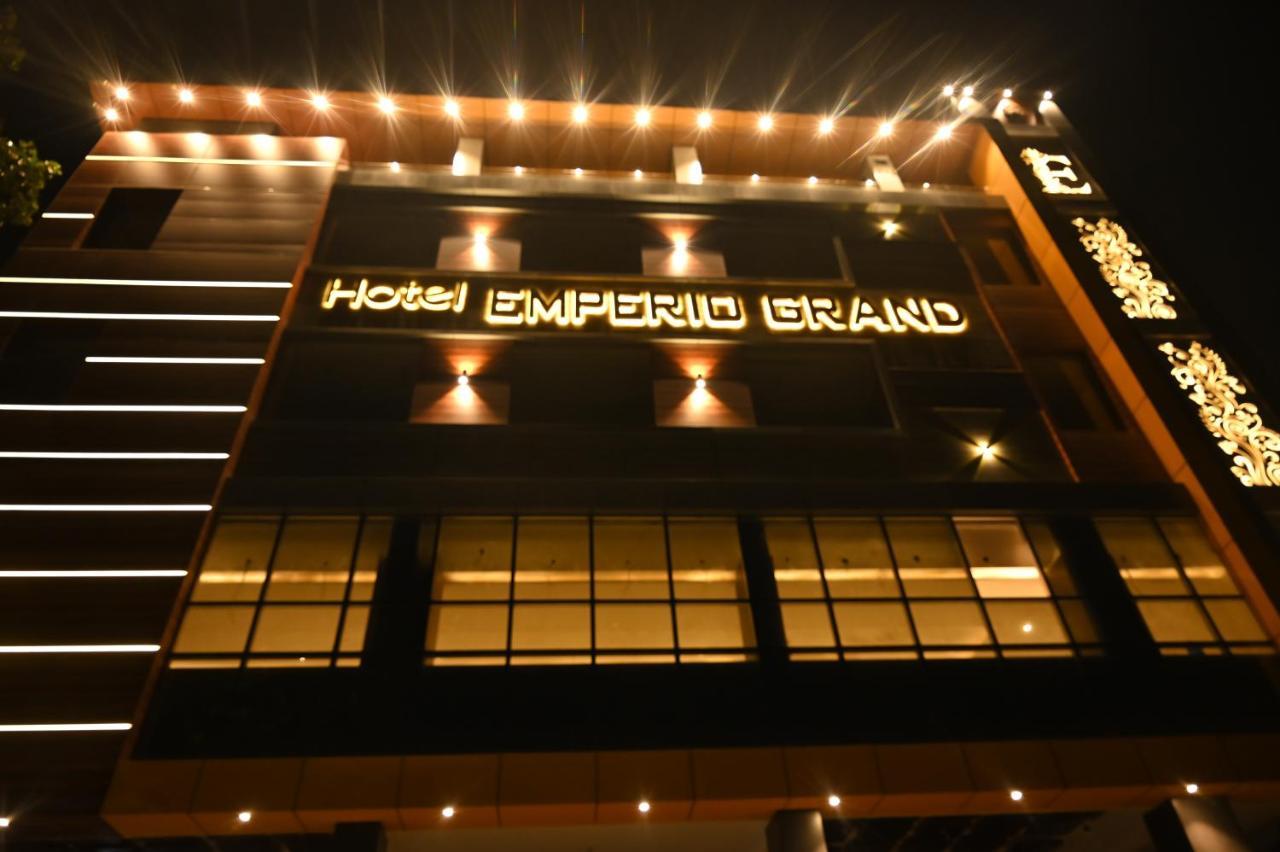 Hotel Emperio Grand Lucknow Esterno foto