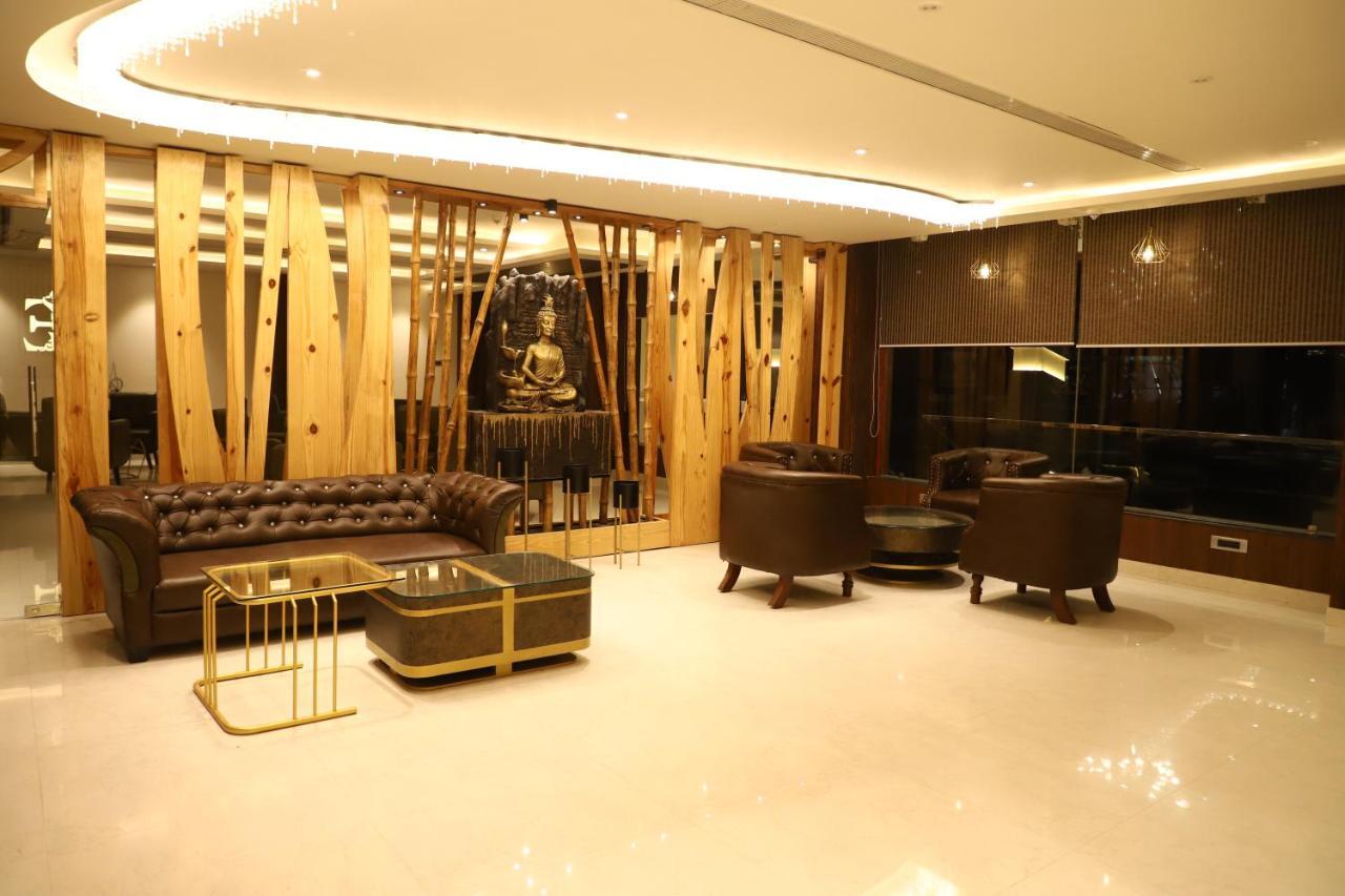 Hotel Emperio Grand Lucknow Esterno foto