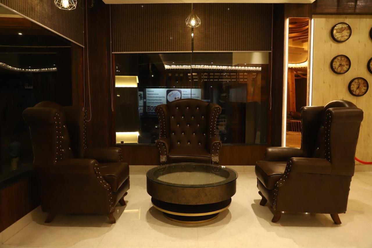 Hotel Emperio Grand Lucknow Esterno foto
