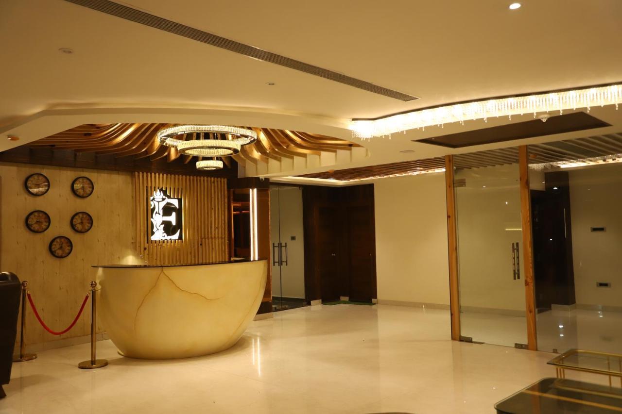 Hotel Emperio Grand Lucknow Esterno foto