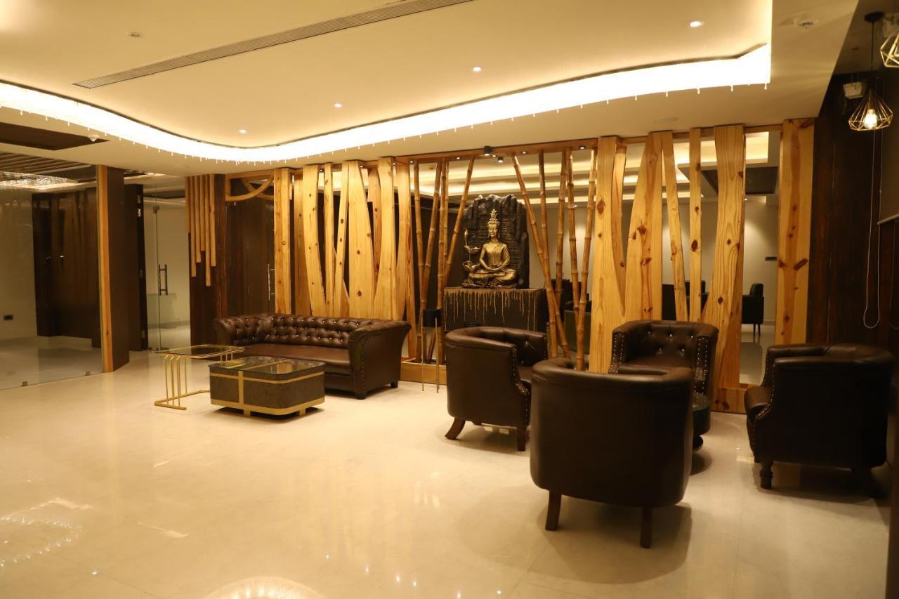 Hotel Emperio Grand Lucknow Esterno foto